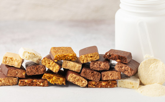 خلال 15 دقيقة فقط.. إليكم طريقة تحضير ألواح البروتين في المنزل صورة رقم 3