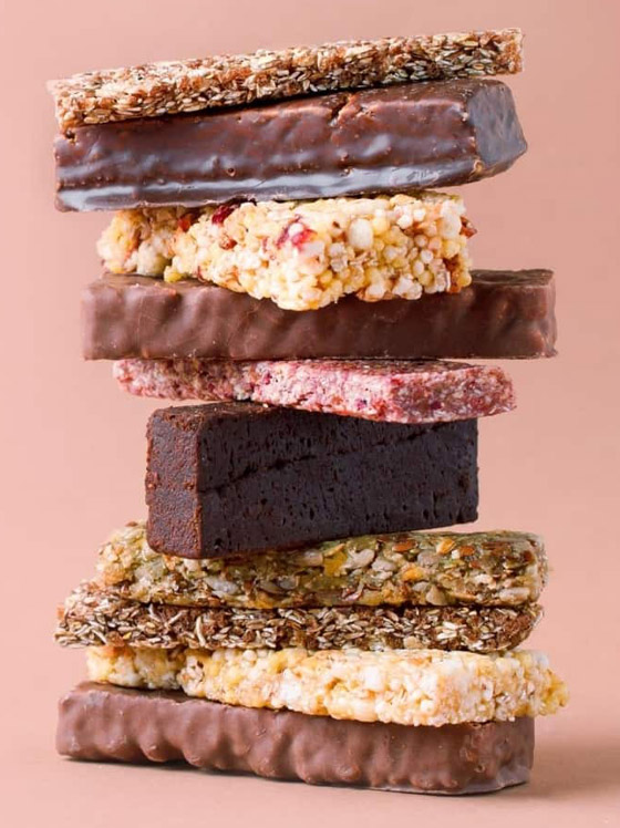 خلال 15 دقيقة فقط.. إليكم طريقة تحضير ألواح البروتين في المنزل صورة رقم 4