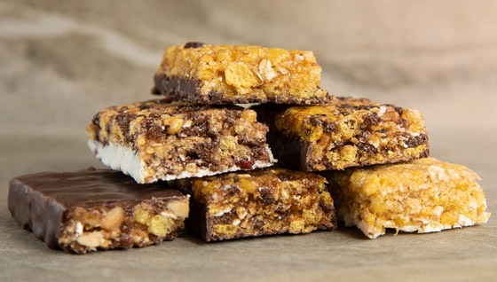 خلال 15 دقيقة فقط.. إليكم طريقة تحضير ألواح البروتين في المنزل صورة رقم 5