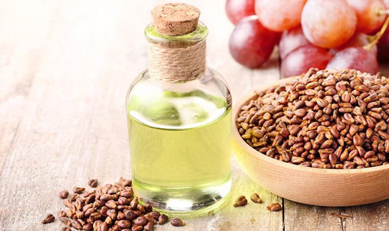 5 استخدامات مُذهلة لزيت بذور العنب للشعر صورة رقم 3