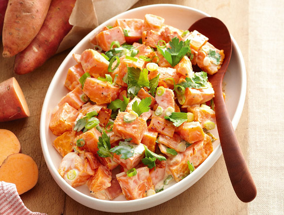 إليكم طريقة تحضير سلطة البطاطا الحلوة الصحية بطعمها الطيب والمميز صورة رقم 1