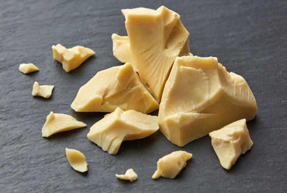 تستخدم بالأطعمة وللبشرة والشعر.. إليكم استخدامات وفوائد زبدة الكاكاو صورة رقم 3