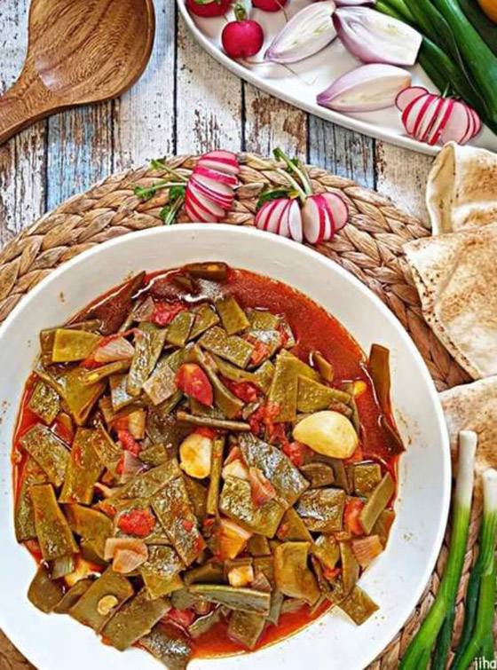 إليكم طريقة تحضير لوبيا بزيت.. غداء نباتي طيب مناسب للصيام صورة رقم 3