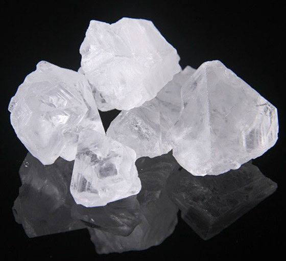 لعلاج حب الشباب والرؤوس السوداء.. تعرفوا إلى فوائد الشبة المختلفة صورة رقم 6