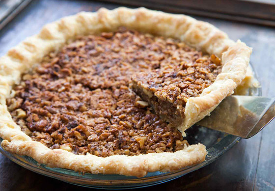 إليكم طريقة تحضير فطيرة القرفة والجوز اللذيذة والمميزة صورة رقم 2