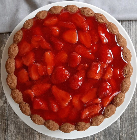 إليكم طريقة تحضير كيك الموز بصلصة الفريز.. حلوى صيامي لذيذة صورة رقم 2 إليكم طريقة تحضير كيك الموز بصلصة الفريز.. حلوى صيامي لذيذة صورة رقم 2