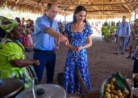 بالصور: كيت ميدلتون بإطلالة صيفية مشرقة.. وهذه تفاصيلها بالأسعار صورة رقم 15 بالصور: كيت ميدلتون بإطلالة صيفية مشرقة.. وهذه تفاصيلها بالأسعار صورة رقم 15
