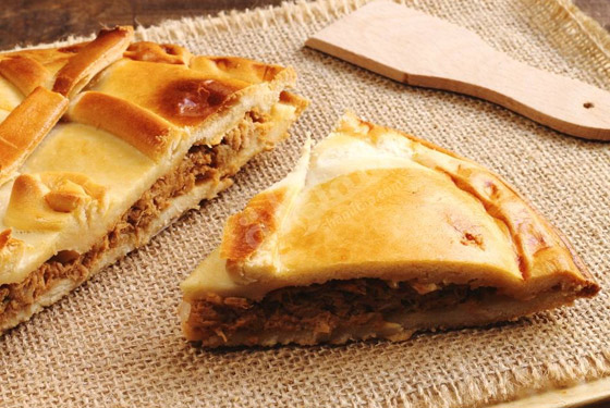 إليكم طريقة تحضير فطيرة التونة اللذيذة.. سهلة وسريعة صورة رقم 2 إليكم طريقة تحضير فطيرة التونة اللذيذة.. سهلة وسريعة صورة رقم 2