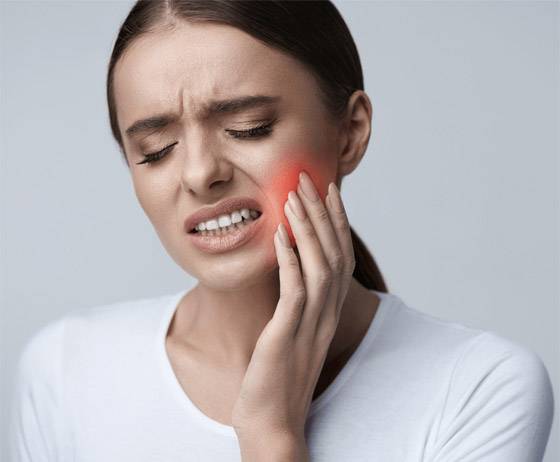 7 أسباب لألم الأسنان في الصباح.. وعلاجات منزلية لتخفيفها صورة رقم 1