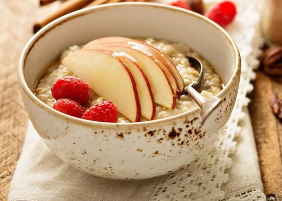 أفضل عادات غذائية لخفض الكوليسترول في الدم بعد سن الـ50 صورة رقم 3