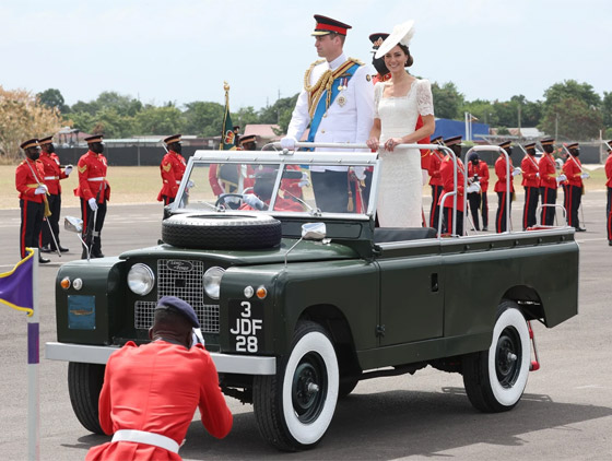 هل كررت الدوقة كيت ميدلتون إطلالة الملكة إليزابيث بعد حوالي 70 عاما؟ صورة رقم 5