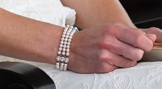 هل كررت الدوقة كيت ميدلتون إطلالة الملكة إليزابيث بعد حوالي 70 عاما؟ صورة رقم 10