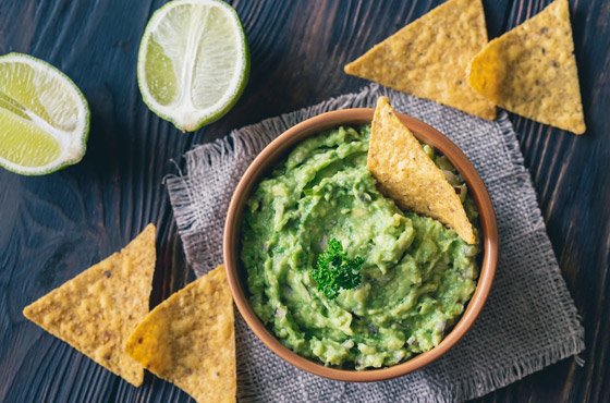 مزيج مكسيكي مميز ولذيذ.. إليكم وصفة صلصة الجواكامولي بالأفوكادو صورة رقم 1