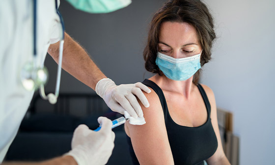 هل أخذت لقاحا وأصبت بكورونا؟.. بشرى سارة لك تحديدا صورة رقم 2 هل أخذت لقاحا وأصبت بكورونا؟.. بشرى سارة لك تحديدا صورة رقم 2