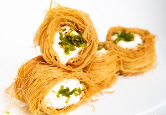 حلوى رمضان: إليكم طريقة تحضير أصابع البقلاوة بالقشطة الشهية صورة رقم 1 حلوى رمضان: إليكم طريقة تحضير أصابع البقلاوة بالقشطة الشهية صورة رقم 1