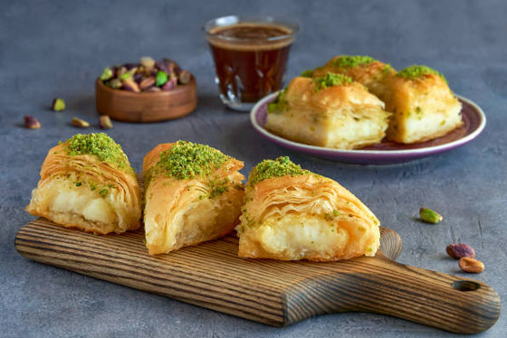 حلوى رمضان: إليكم طريقة تحضير أصابع البقلاوة بالقشطة الشهية صورة رقم 3 حلوى رمضان: إليكم طريقة تحضير أصابع البقلاوة بالقشطة الشهية صورة رقم 3