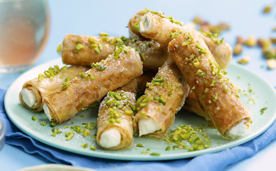 حلوى رمضان: إليكم طريقة تحضير أصابع البقلاوة بالقشطة الشهية صورة رقم 4 حلوى رمضان: إليكم طريقة تحضير أصابع البقلاوة بالقشطة الشهية صورة رقم 4