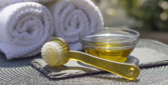 التدليك بالعسل.. لطرد السموم واستعادة النضارة صورة رقم 3