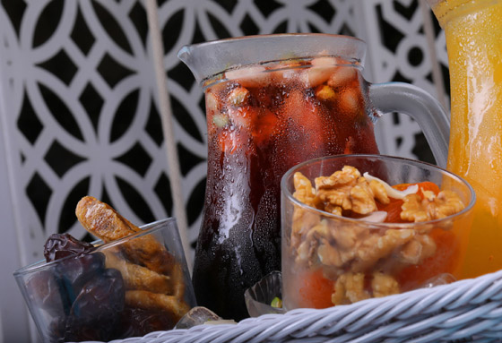 فوائده وطريقة تحضيره: الجلاب شراب من دبس التمر أو الخروب يُطيب بالبخور! صورة رقم 5