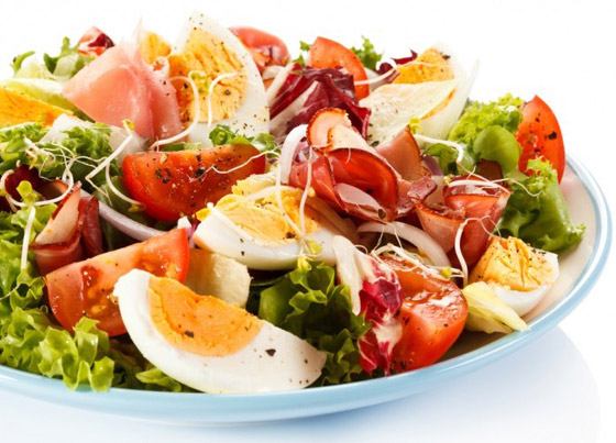 وصفة سلطة البيض المسلوق للرجيم.. لوجبة إفطار رمضانية خفيفة وشهية صورة رقم 1