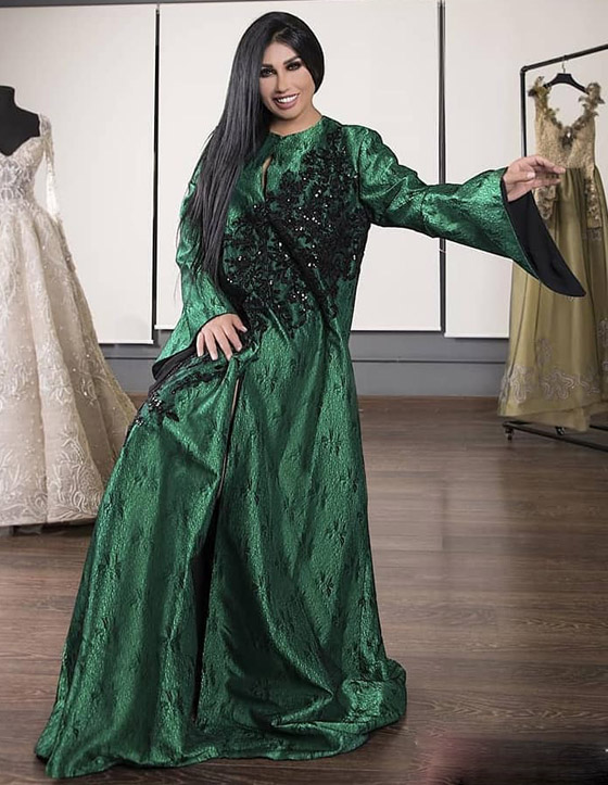 بالصور: مصممو لبنان يبدعون في تصاميم القفاطين والعباءات العصرية صورة رقم 5