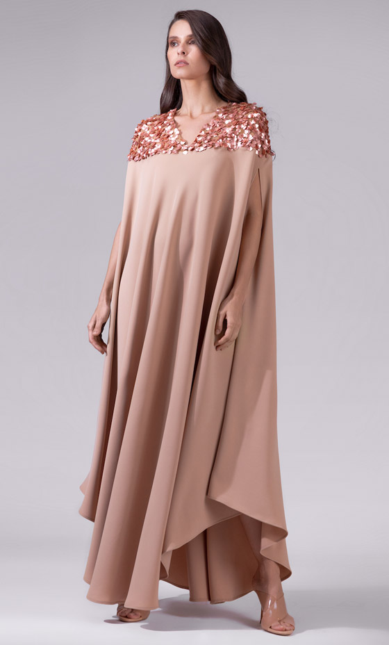 بالصور: مصممو لبنان يبدعون في تصاميم القفاطين والعباءات العصرية صورة رقم 10