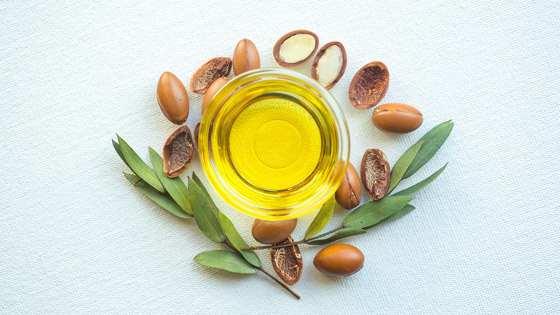 لماذا يجبُ عليكِ استخدام زيت الأرغان على شعرك قبل تصفيفه بالحرارة؟ صورة رقم 1