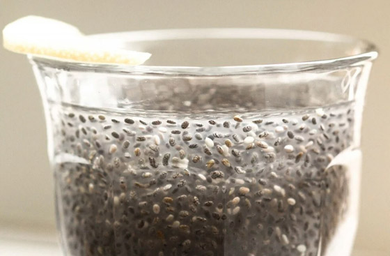 وصفة ماء بذور الشيا لبشرة متألقة خالية من البهتان صورة رقم 5 وصفة ماء بذور الشيا لبشرة متألقة خالية من البهتان صورة رقم 5