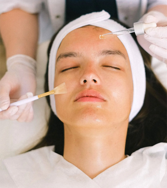 8 خصائص تجعل من زيت اللوز مستحضرا تجميليا بامتياز صورة رقم 6