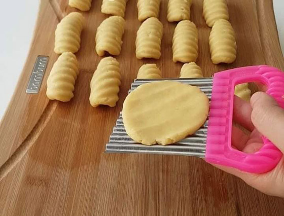 صور: كيف تقومي بنقش وتزيين كعك العيد بأفكار سهلة ومبتكرة وبأدوات متاحة بالمنزل صورة رقم 9 صور: كيف تقومي بنقش وتزيين كعك العيد بأفكار سهلة ومبتكرة وبأدوات متاحة بالمنزل صورة رقم 9