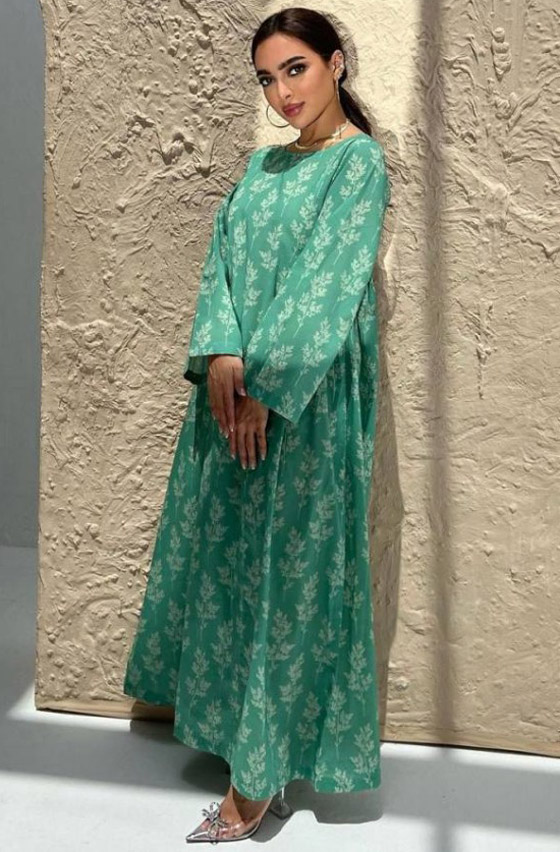 عبايات وجلابيات من وحي مدونات الموضة لإطلالتك في عيد الفطر 2022 صورة رقم 5 عبايات وجلابيات من وحي مدونات الموضة لإطلالتك في عيد الفطر 2022 صورة رقم 5