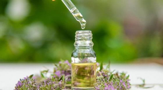 10 زيوت لها تأثيرات سحرية في آلام الحلق صورة رقم 1 10 زيوت لها تأثيرات سحرية في آلام الحلق صورة رقم 1