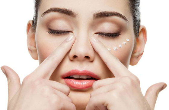 لمن يعاني من الهالات الداكنة.. هذه 9 حلول سحرية مدهشة! صورة رقم 4