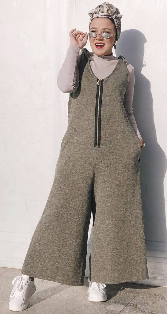 بالصور: موديلات جمبسوت للمحجبات لإطلالات أنيقة ومميزة صورة رقم 4 بالصور: موديلات جمبسوت للمحجبات لإطلالات أنيقة ومميزة صورة رقم 4