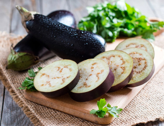 تحتوي سموما لا تُدمر إلا بالطهي أو النقع.. 7 أطعمة لا يجب تناولها نيئة صورة رقم 4 تحتوي سموما لا تُدمر إلا بالطهي أو النقع.. 7 أطعمة لا يجب تناولها نيئة صورة رقم 4