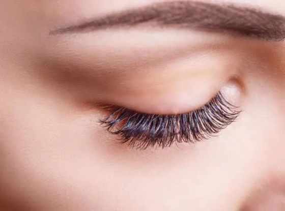 إليكم أفضل الزيوت النباتية للعناية بالرموش صورة رقم 3 إليكم أفضل الزيوت النباتية للعناية بالرموش صورة رقم 3