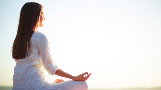 3 وضعيات يوغا تجعل شعرك ينمو بشكل أسرع صورة رقم 1