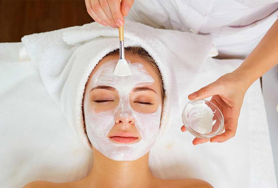 5 أقنعة طبيعية للعروس الباحثة عن بشرة مشرقة قبل الزفاف صورة رقم 3