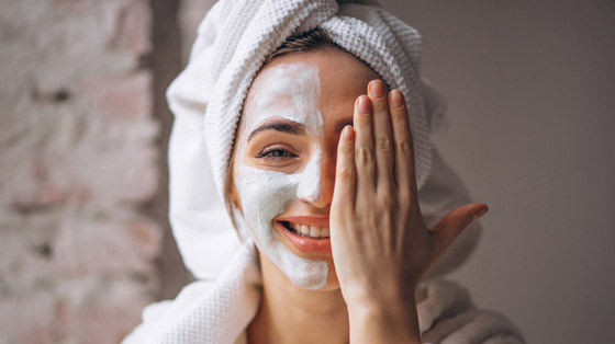 5 أقنعة طبيعية للعروس الباحثة عن بشرة مشرقة قبل الزفاف صورة رقم 4