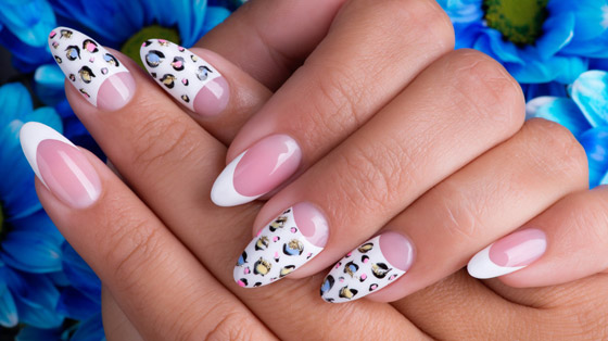 تصاميم أظافر صيفية.. يمكنك تجربتها في 2022 صورة رقم 1