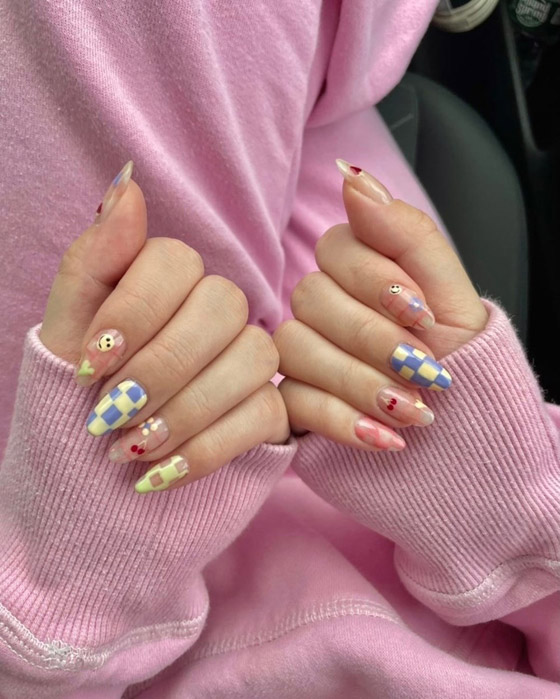 تصاميم أظافر صيفية.. يمكنك تجربتها في 2022 صورة رقم 4