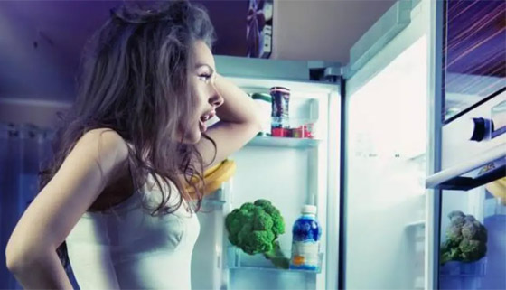 نصيحة خبراء.. 5 أطعمة ومشروبات تجنبها قبل النوم صورة رقم 2