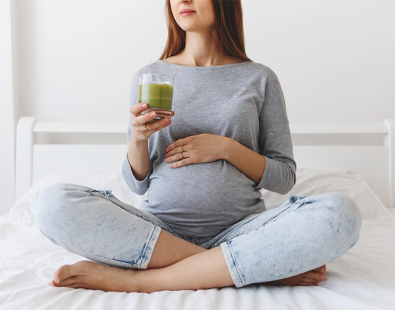 سهلة التحضير وتعالج الغثيان.. وصفات لذيذة لسموذي مثالي للمرأة الحامل صورة رقم 1 سهلة التحضير وتعالج الغثيان.. وصفات لذيذة لسموذي مثالي للمرأة الحامل صورة رقم 1