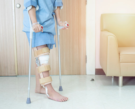 لا تستلق بالفراش طويلا.. أخطاء شائعة بعد الجراحة تمنعك من التعافي السليم صورة رقم 4 لا تستلق بالفراش طويلا.. أخطاء شائعة بعد الجراحة تمنعك من التعافي السليم صورة رقم 4