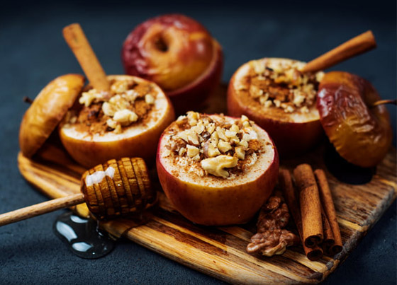 إليكم وصفة التفاح المخبوز بالمكسرات والعسل بالطعم اللذيذ صورة رقم 2 إليكم وصفة التفاح المخبوز بالمكسرات والعسل بالطعم اللذيذ صورة رقم 2