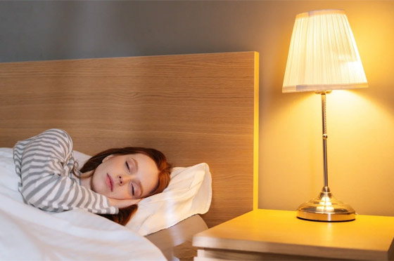 النوم في الضوء حتى الخافت منه خطر على الصحة! إليكم المخاطر.. صورة رقم 1 النوم في الضوء حتى الخافت منه خطر على الصحة! إليكم المخاطر.. صورة رقم 1