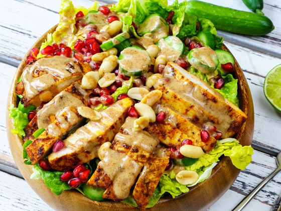 إليكم طريقة تحضير سلطة دجاج ساتيه.. عشاء صحي وشهي صورة رقم 3