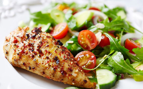 إليكم طريقة تحضير سلطة دجاج ساتيه.. عشاء صحي وشهي صورة رقم 4