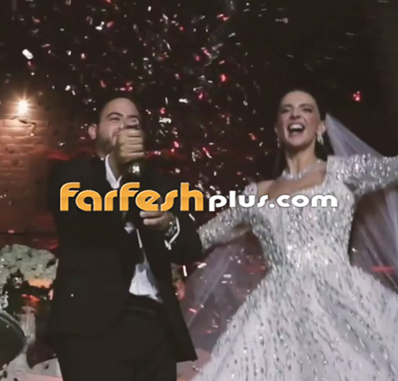 ملكة جمال لبنان بيرلا حلو تخطف الأنظار يوم عرسها.. الفستان بأكمله مطرز بالكريستال صورة رقم 4 ملكة جمال لبنان بيرلا حلو تخطف الأنظار يوم عرسها.. الفستان بأكمله مطرز بالكريستال صورة رقم 4