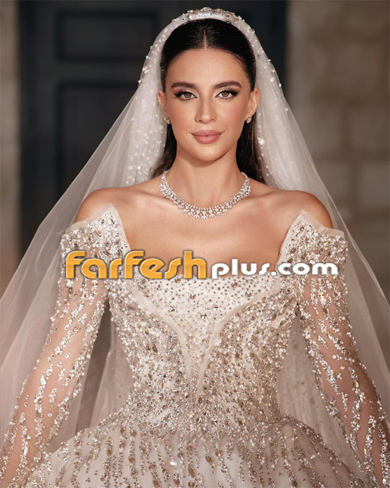 ملكة جمال لبنان بيرلا حلو تخطف الأنظار يوم عرسها.. الفستان بأكمله مطرز بالكريستال صورة رقم 1 ملكة جمال لبنان بيرلا حلو تخطف الأنظار يوم عرسها.. الفستان بأكمله مطرز بالكريستال صورة رقم 1